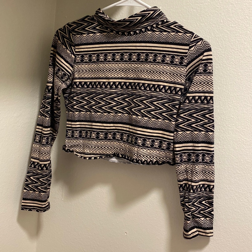 Black and white High waist long sleeve shirt